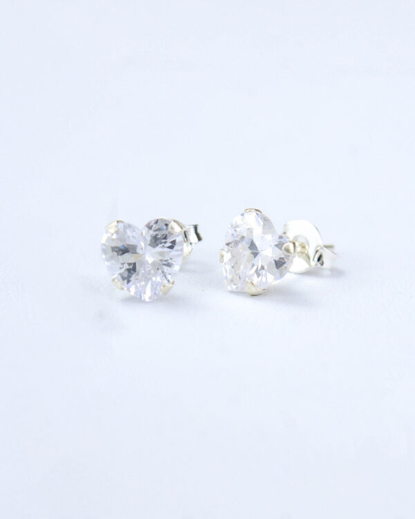 Brinco Coração 7 mm em Cravação Simples