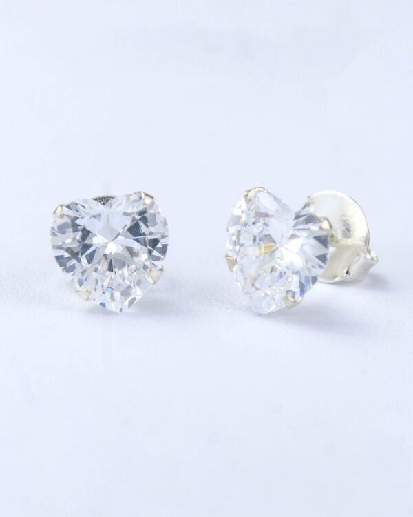 Brinco Coração 10 mm em Cravação Simples