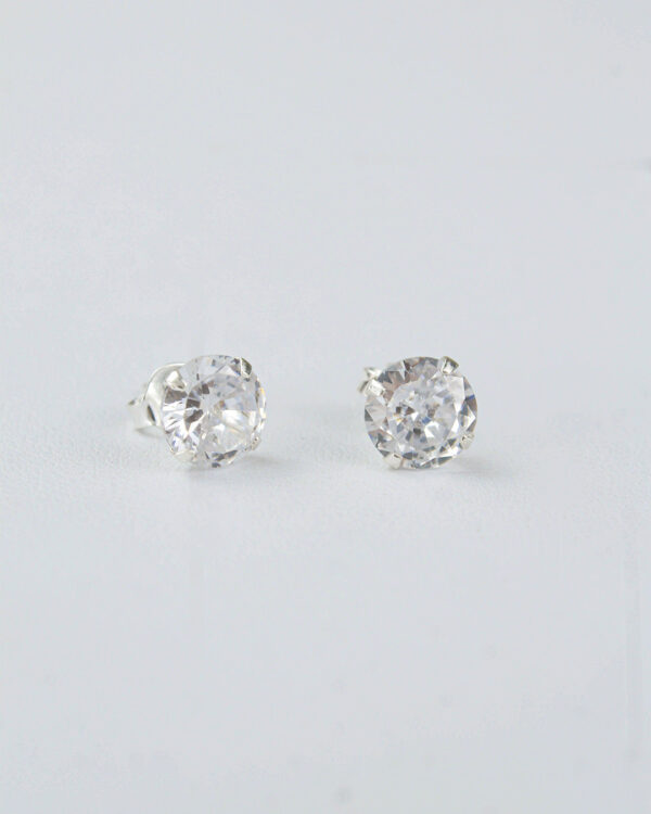 Brinco Redondo 7 mm em Cravação Simples