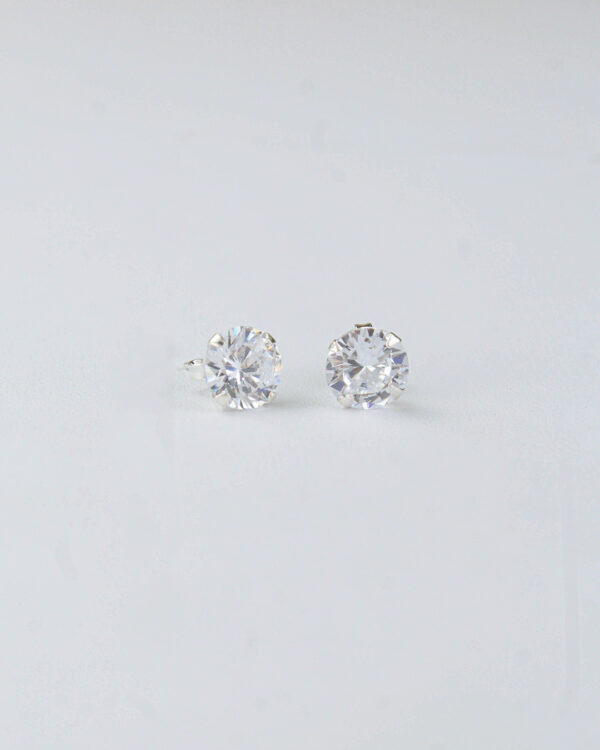 Brinco Redondo 8 mm em Cravação Simples