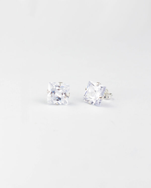 Brinco Carrê 9 mm em Cravação Simples